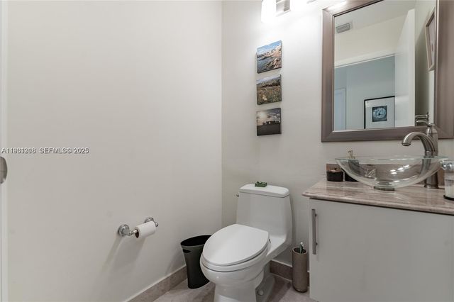 31 SE 5th St 3716, Miami, FL 33131