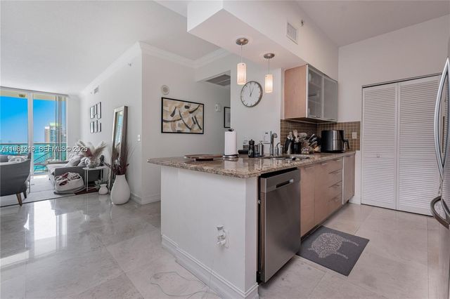 31 SE 5th St 3716, Miami, FL 33131