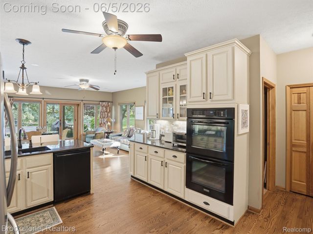 9523 Quail Ridge Run, Brighton Township, MI 48114