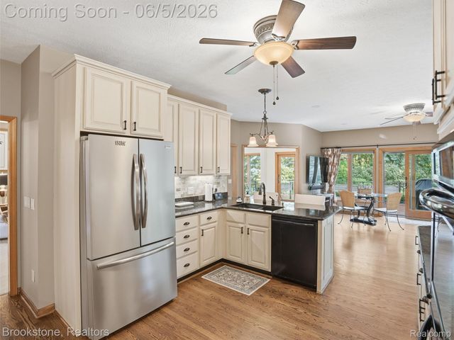 9523 Quail Ridge Run, Brighton Township, MI 48114