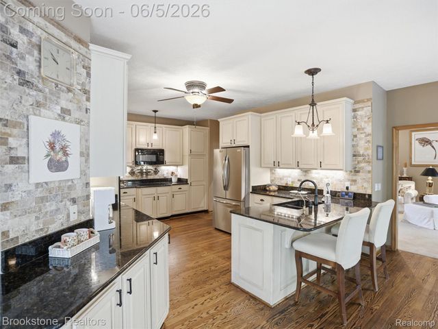9523 Quail Ridge Run, Brighton Township, MI 48114