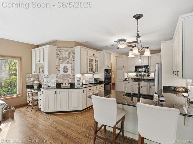 9523 Quail Ridge Run, Brighton Township, MI 48114