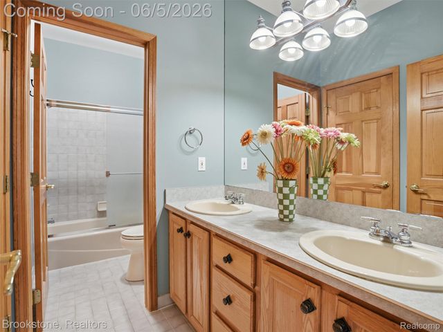 9523 Quail Ridge Run, Brighton Township, MI 48114