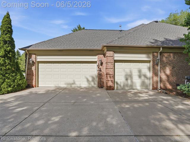 9523 Quail Ridge Run, Brighton Township, MI 48114