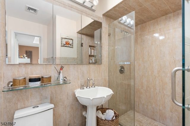 1675 Broad St, Bloomfield Twp., NJ 07003