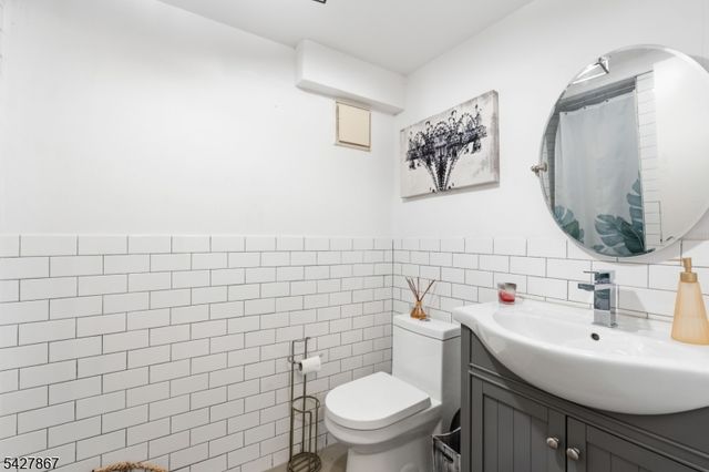 1675 Broad St, Bloomfield Twp., NJ 07003