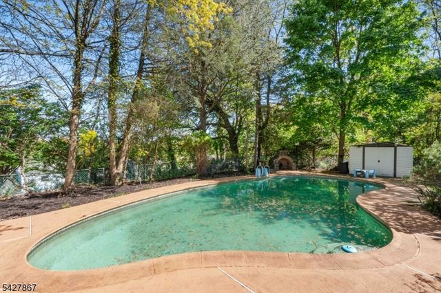 1675 Broad St, Bloomfield Twp., NJ 07003