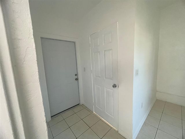 525 E HELEN AVENUE, Punta Gorda, FL 33950