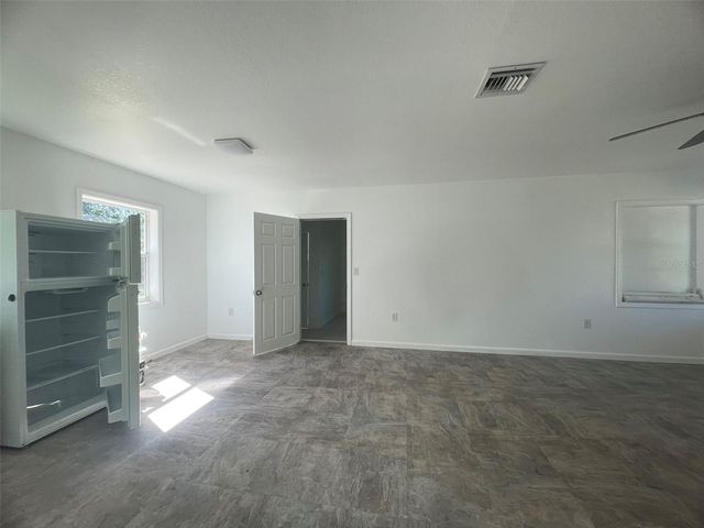 525 E HELEN AVENUE, Punta Gorda, FL 33950