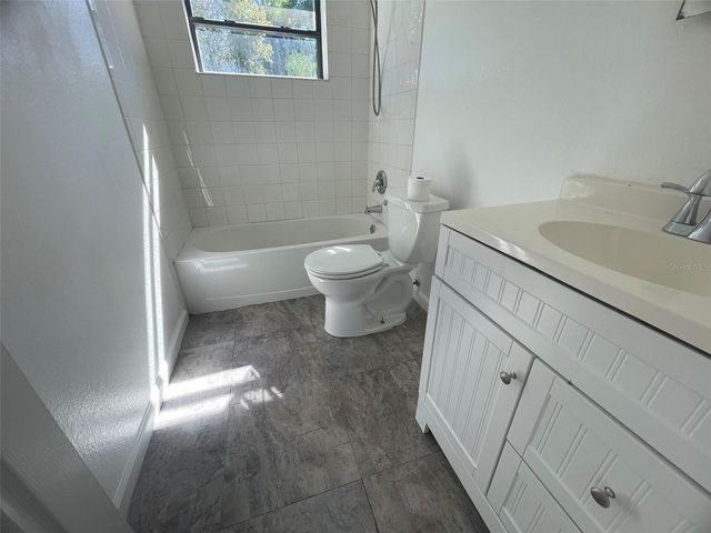 525 E HELEN AVENUE, Punta Gorda, FL 33950