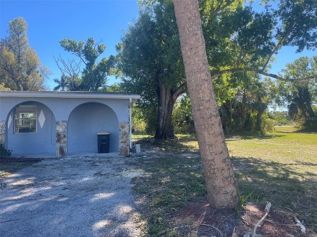 525 E HELEN AVENUE, Punta Gorda, FL 33950