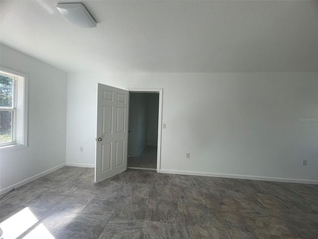 525 E HELEN AVENUE, Punta Gorda, FL 33950