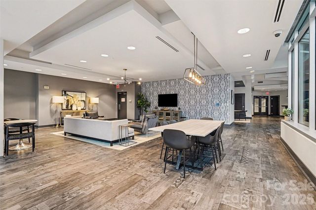 210 N Church Street 2706, Charlotte, NC 28202