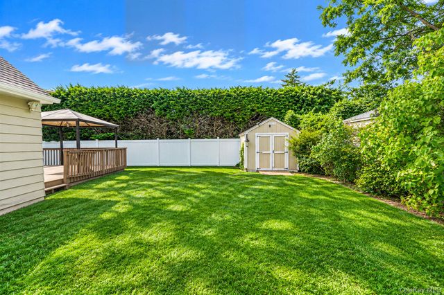 49 Seafield Lane, Bay Shore, NY 11706