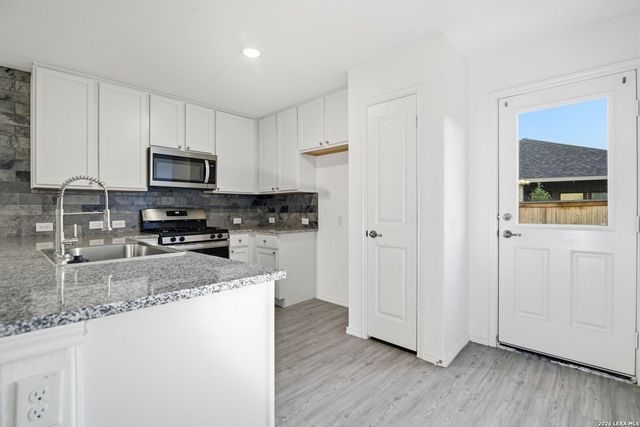 10155 Asta Trail, San Antonio, TX 78224