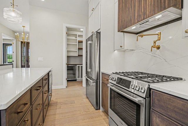 10193 Steinbeck Drive, Granger, IN 46530