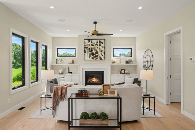 10193 Steinbeck Drive, Granger, IN 46530