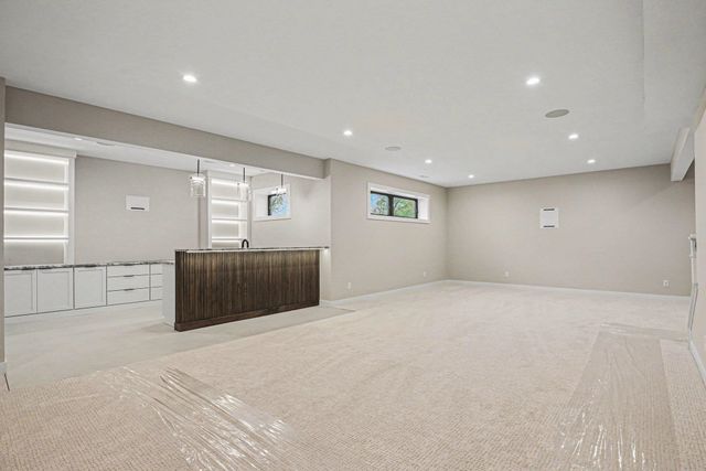 10193 Steinbeck Drive, Granger, IN 46530