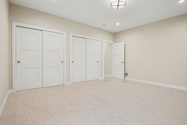 10193 Steinbeck Drive, Granger, IN 46530