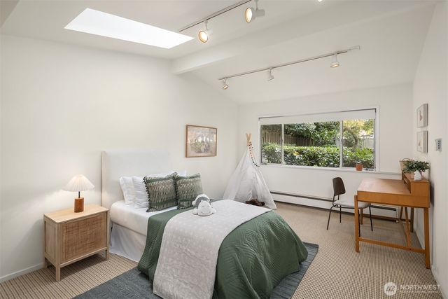 7640 NE 32nd Street, Medina, WA 98039