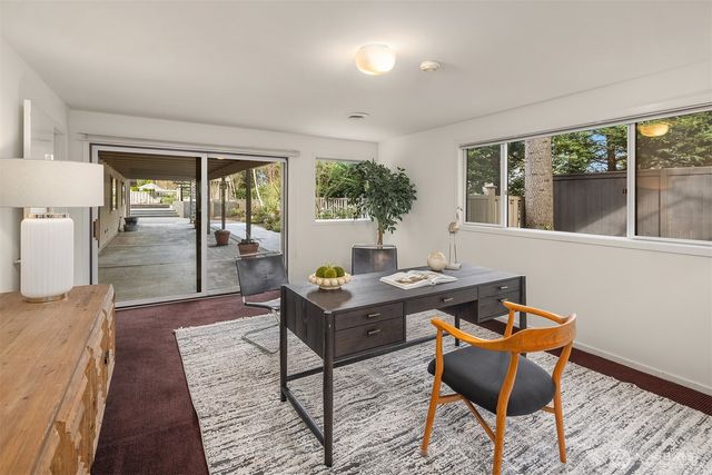 7640 NE 32nd Street, Medina, WA 98039