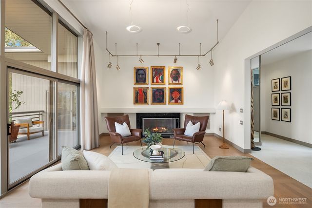 7640 NE 32nd Street, Medina, WA 98039