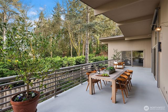 7640 NE 32nd Street, Medina, WA 98039