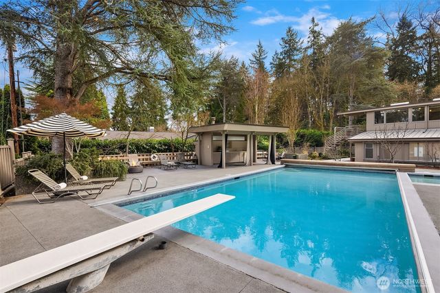 7640 NE 32nd Street, Medina, WA 98039