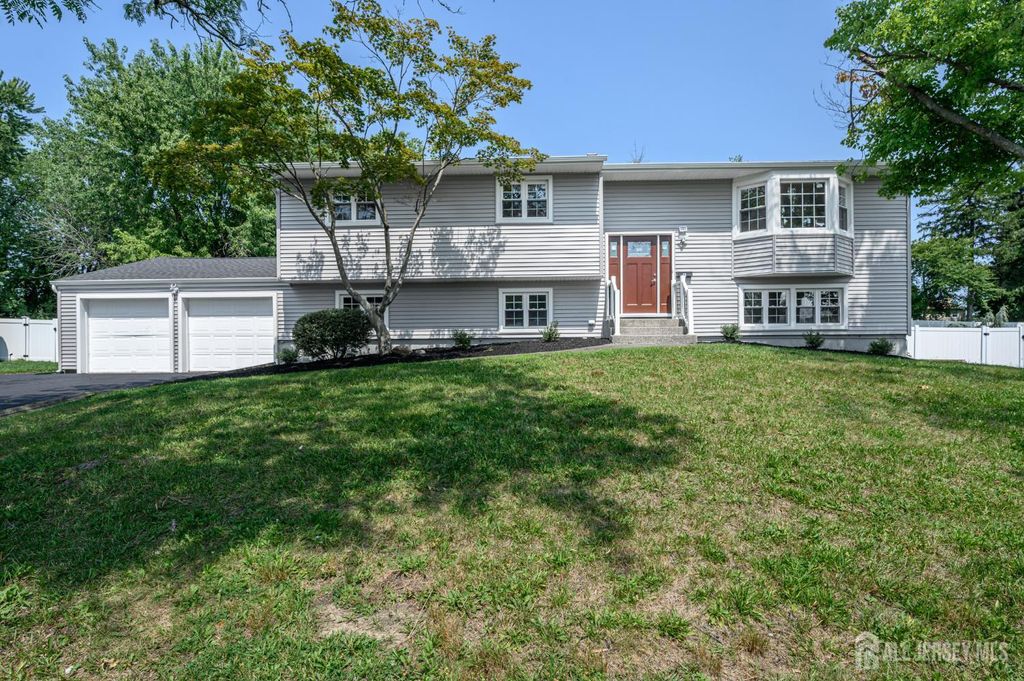 6 Parsons Road, East Brunswick, NJ 08816