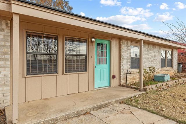 621 S 28th Street, Clinton, OK 73601