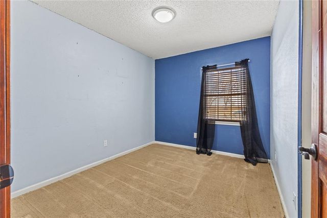 621 S 28th Street, Clinton, OK 73601