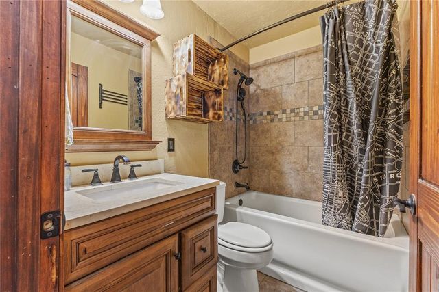 621 S 28th Street, Clinton, OK 73601