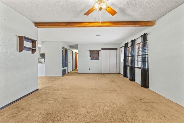 621 S 28th Street, Clinton, OK 73601