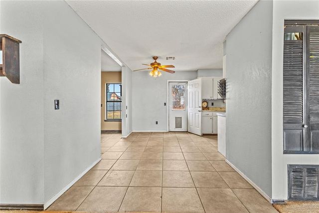 621 S 28th Street, Clinton, OK 73601