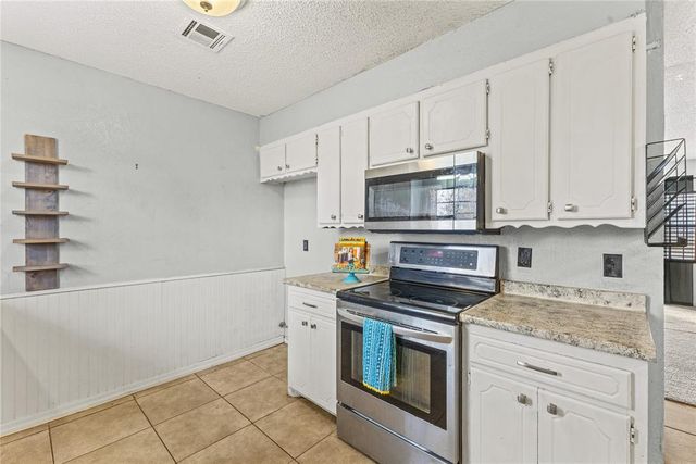 621 S 28th Street, Clinton, OK 73601