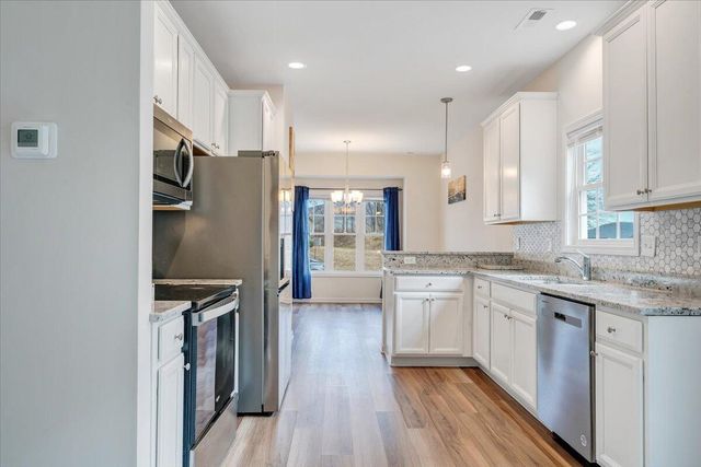 2044 Heys LN, Vinton, VA 24179