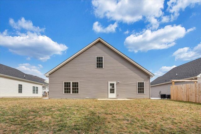 2044 Heys LN, Vinton, VA 24179