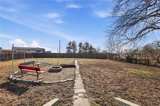 201 W 19th Street, Holden, MO 64040