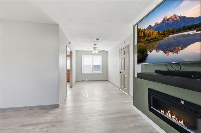 201 W 19th Street, Holden, MO 64040