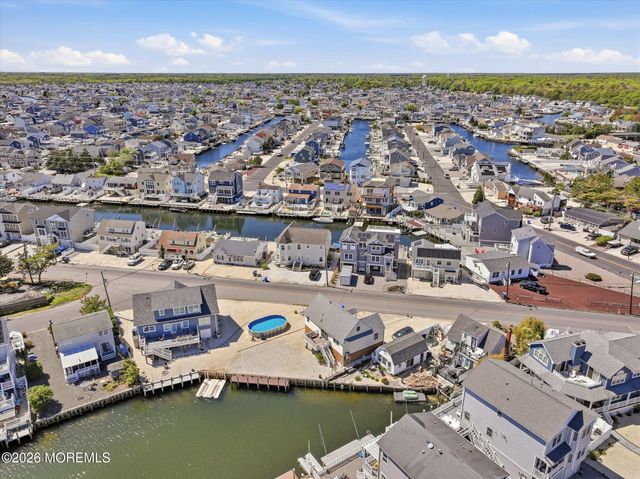 159 Morris Boulevard, Manahawkin, NJ 08050