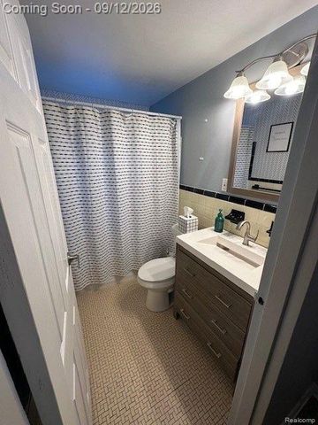 22909 Lakeshore Drive, Saint Clair Shores, MI 48080
