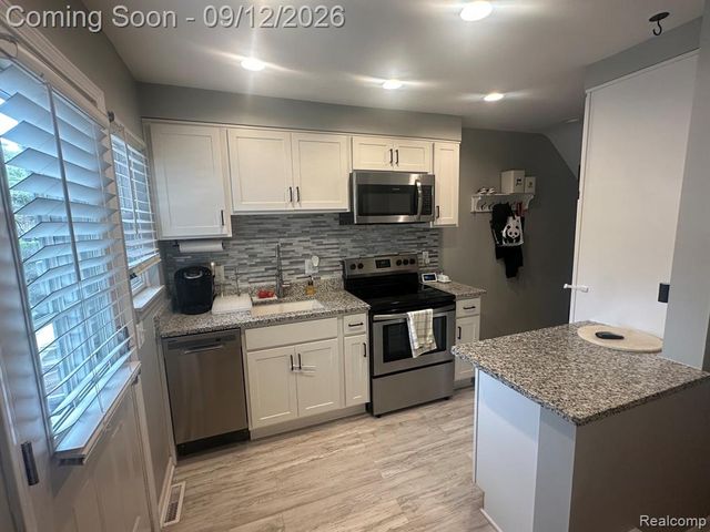 22909 Lakeshore Drive, Saint Clair Shores, MI 48080