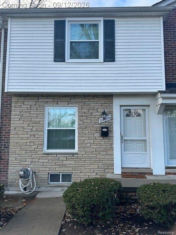 22909 Lakeshore Drive, Saint Clair Shores, MI 48080