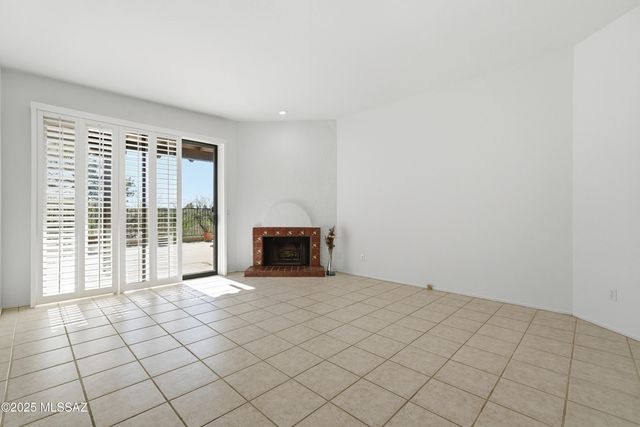 848 E Camino Diestro, Oro Valley, AZ 85704