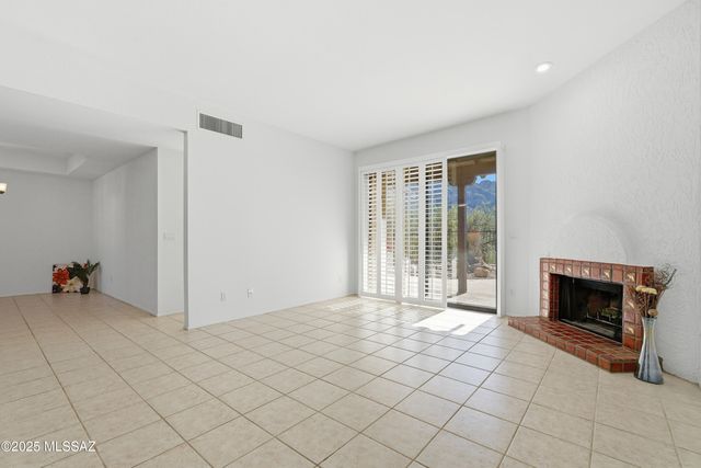 848 E Camino Diestro, Oro Valley, AZ 85704