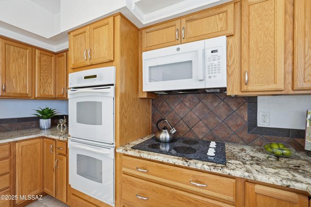 848 E Camino Diestro, Oro Valley, AZ 85704