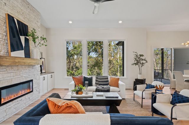 4800 WHISPER CT, Columbia, MO 65203