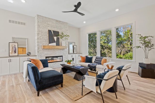 4800 WHISPER CT, Columbia, MO 65203