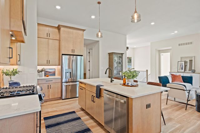 4800 WHISPER CT, Columbia, MO 65203