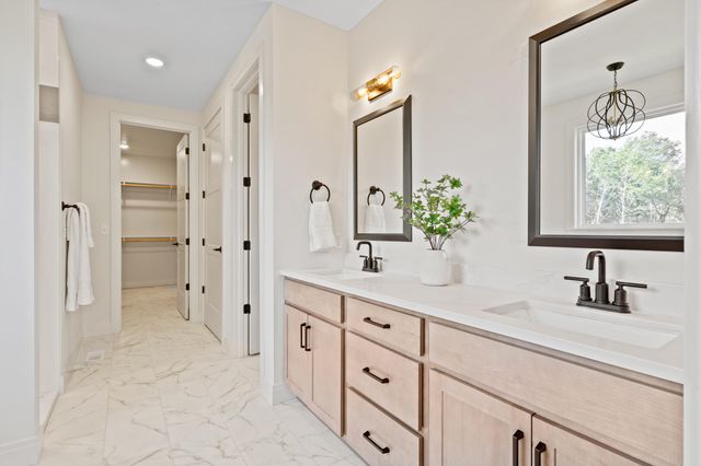 4800 WHISPER CT, Columbia, MO 65203